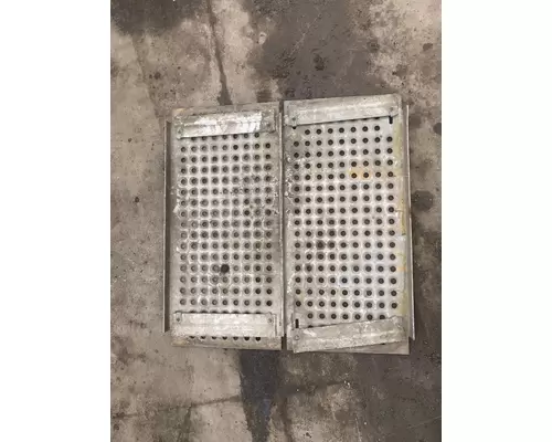 INTERNATIONAL LT625 Step