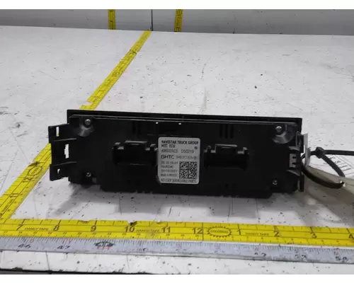 INTERNATIONAL LT625 Switch Cluster