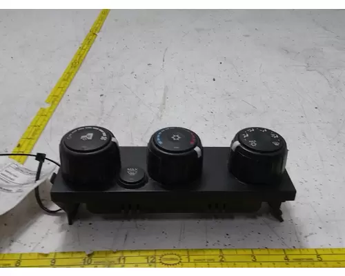 INTERNATIONAL LT625 Switch Cluster