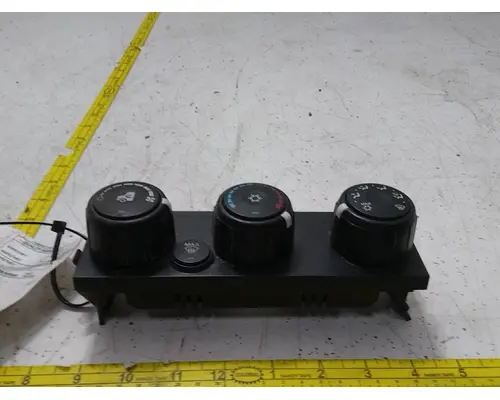 INTERNATIONAL LT625 Switch Clusters