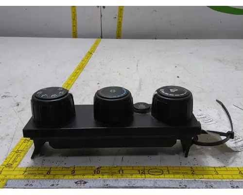 INTERNATIONAL LT625 Switch Clusters