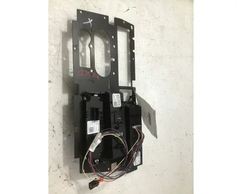 INTERNATIONAL LT625 Switch Components