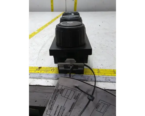 INTERNATIONAL LT625 Switch Panels 124