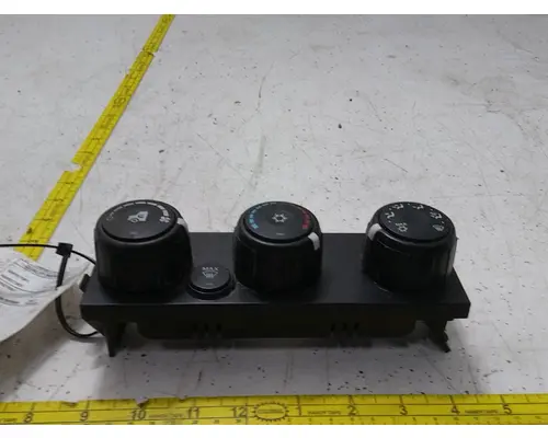 INTERNATIONAL LT625 Switch Panels 124