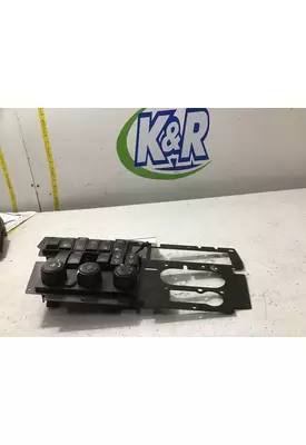 INTERNATIONAL LT625 Switch