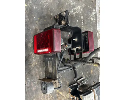INTERNATIONAL LT625 Tail Lamp