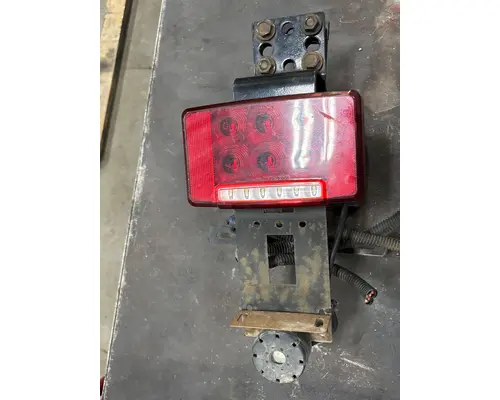 INTERNATIONAL LT625 Tail Lamp