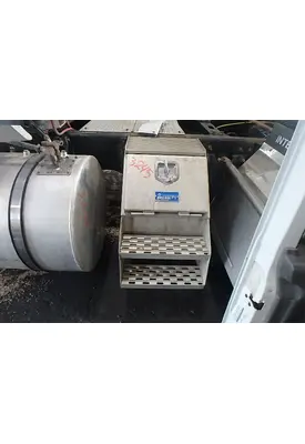INTERNATIONAL LT625 Tool Box
