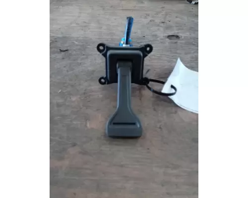 INTERNATIONAL LT625 VALVES