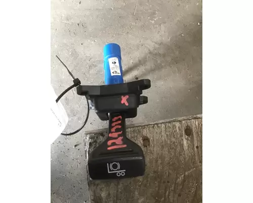 INTERNATIONAL LT625 VALVES
