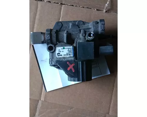 INTERNATIONAL LT625 Valve, Air