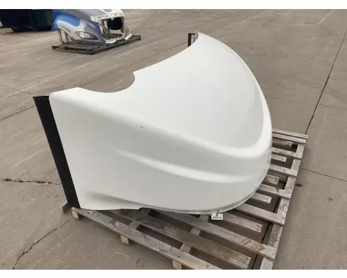 INTERNATIONAL LT625 Wind Deflector