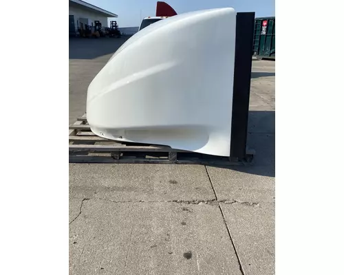 INTERNATIONAL LT625 Wind Deflector