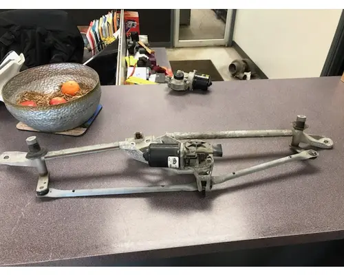 INTERNATIONAL LT625 Windshield Wiper Arm