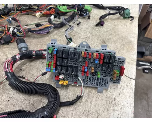 INTERNATIONAL LT625 Wiring Harness