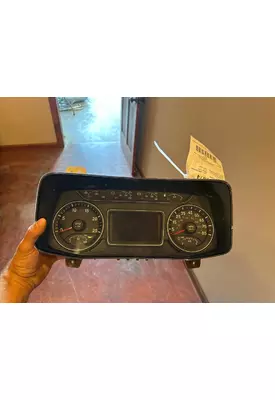 INTERNATIONAL LT62F Instrument Cluster