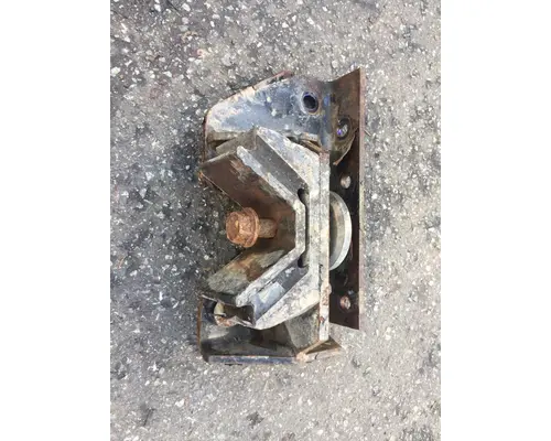 INTERNATIONAL LT62 Engine Mounts