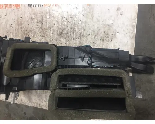 INTERNATIONAL LT62 Heater Core
