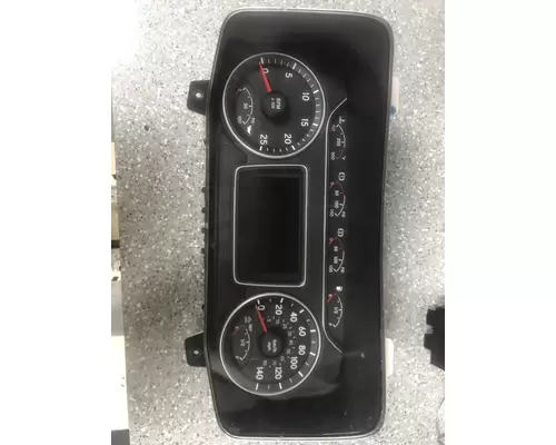 INTERNATIONAL LT62 Instrument Cluster