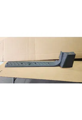 INTERNATIONAL LT 126 Interior Scuff Plates
