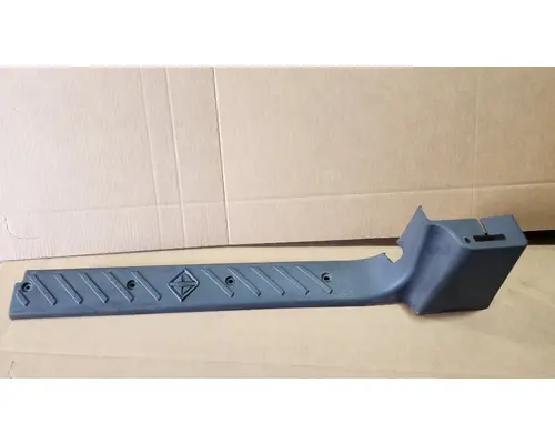 INTERNATIONAL LT 126 Interior Scuff Plates