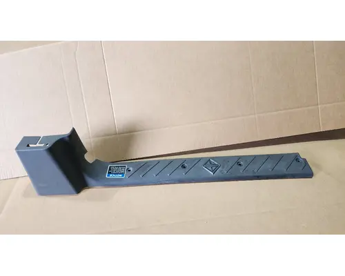 INTERNATIONAL LT 126 Interior Scuff Plates