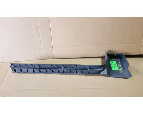 INTERNATIONAL LT 126 Interior Scuff Plates