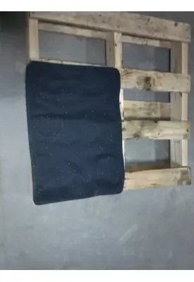 INTERNATIONAL LT 127 Curtains