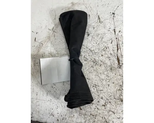 INTERNATIONAL LT 127 Curtains