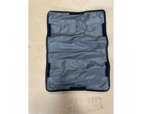 INTERNATIONAL LT 127 Curtains