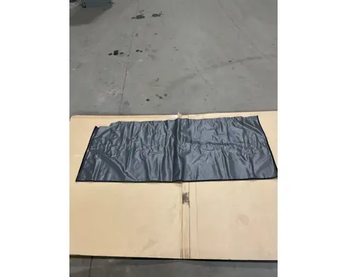 INTERNATIONAL LT 127 Curtains