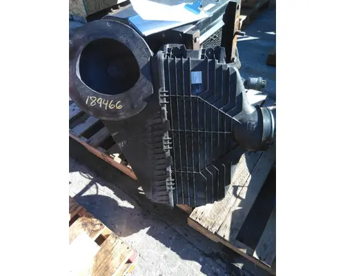 INTERNATIONAL LT AIR CLEANER