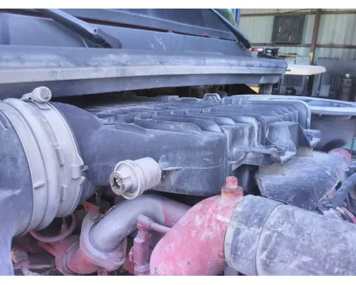 INTERNATIONAL LT AIR CLEANER