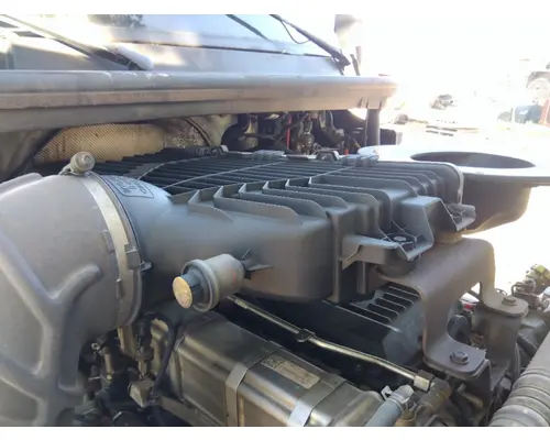INTERNATIONAL LT AIR CLEANER