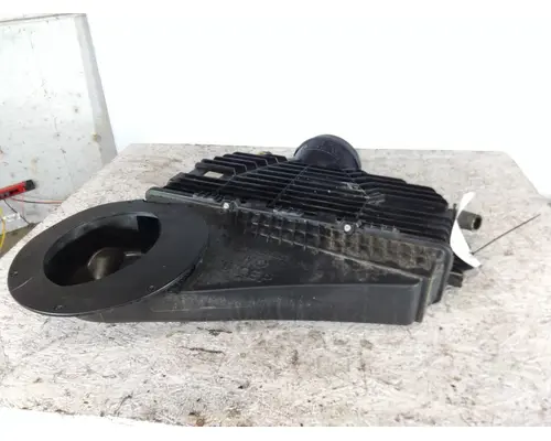 INTERNATIONAL LT AIR CLEANER