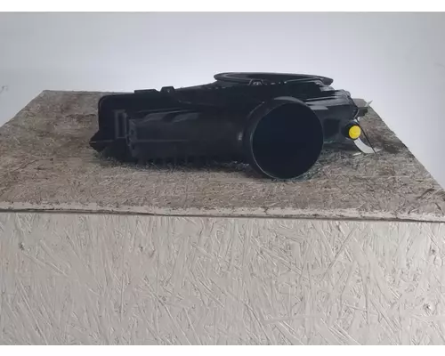 INTERNATIONAL LT AIR CLEANER
