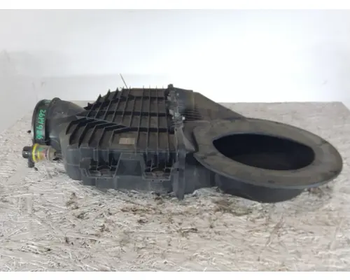 INTERNATIONAL LT AIR CLEANER