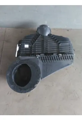 INTERNATIONAL LT AIR CLEANER