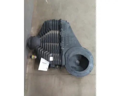 INTERNATIONAL LT AIR CLEANER