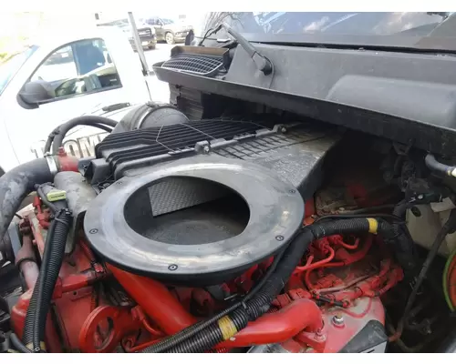INTERNATIONAL LT AIR CLEANER