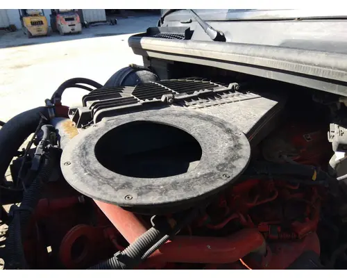 INTERNATIONAL LT AIR CLEANER