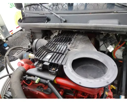 INTERNATIONAL LT AIR CLEANER