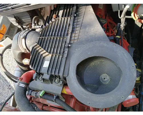 INTERNATIONAL LT AIR CLEANER