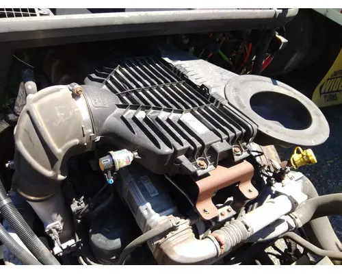 INTERNATIONAL LT AIR CLEANER