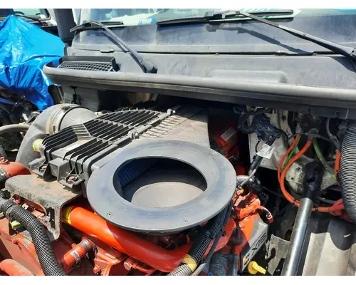INTERNATIONAL LT AIR CLEANER