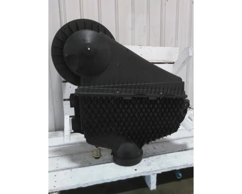 INTERNATIONAL LT AIR CLEANER