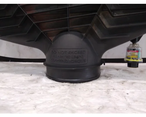 INTERNATIONAL LT AIR CLEANER