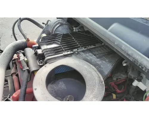 INTERNATIONAL LT AIR CLEANER