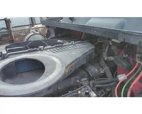 INTERNATIONAL LT AIR CLEANER