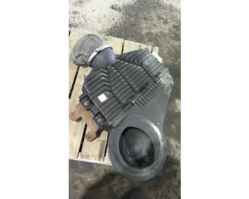 INTERNATIONAL LT AIR CLEANER